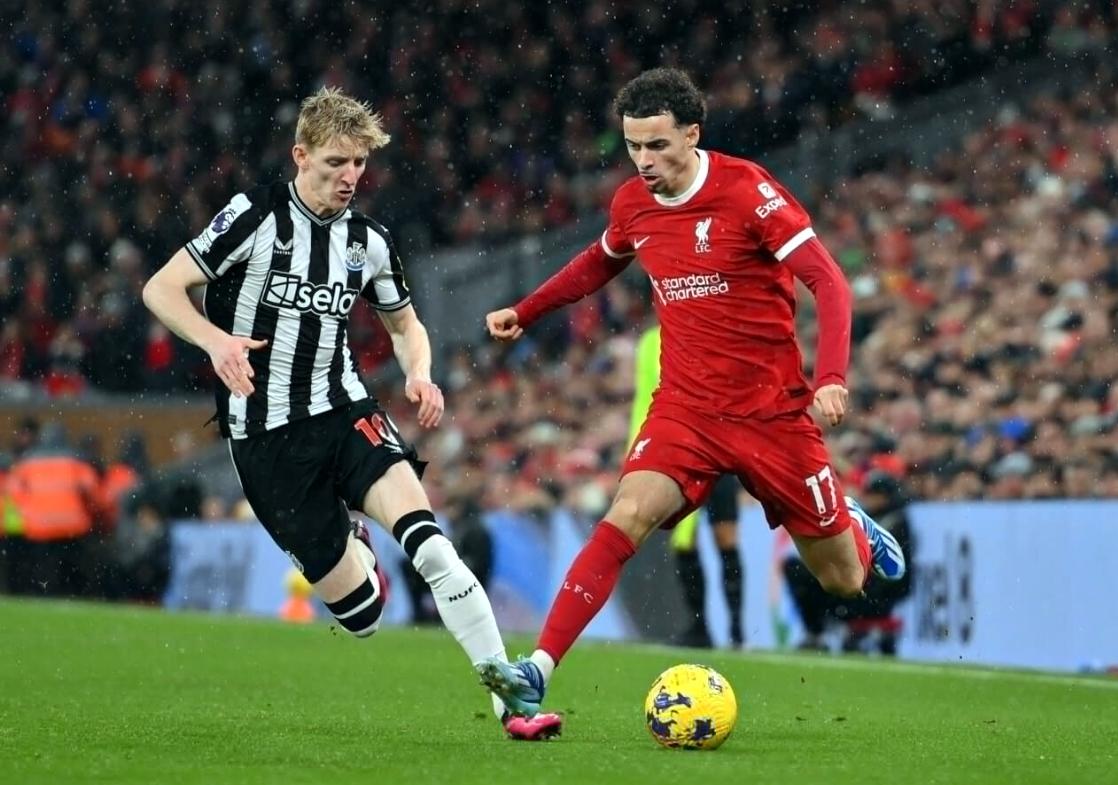 九游体育-关于库里在利物浦比赛中重要助攻，出色防守引发热议！再创辉煌时刻的信息-九游体育