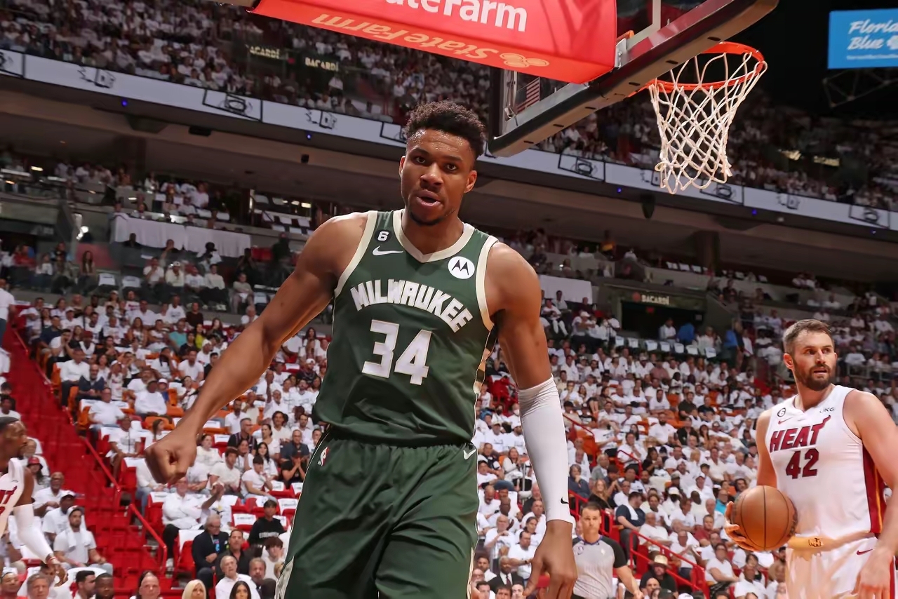 九游娱乐-包含雄鹿核心球员伤退，球队未来走势成疑，应该要求所有具有欢迎特别特别详细.的词条-九游娱乐